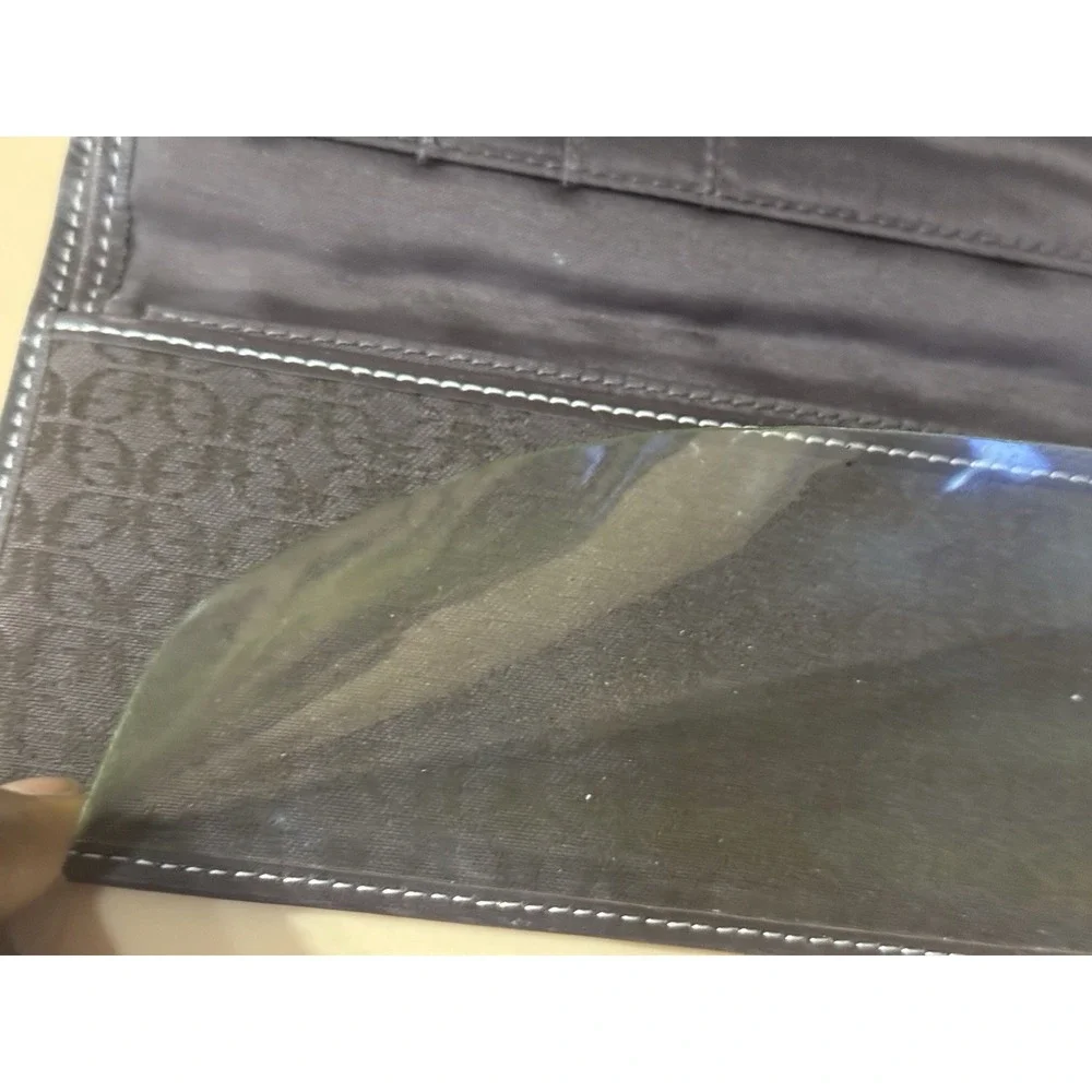 Fossil tri fold